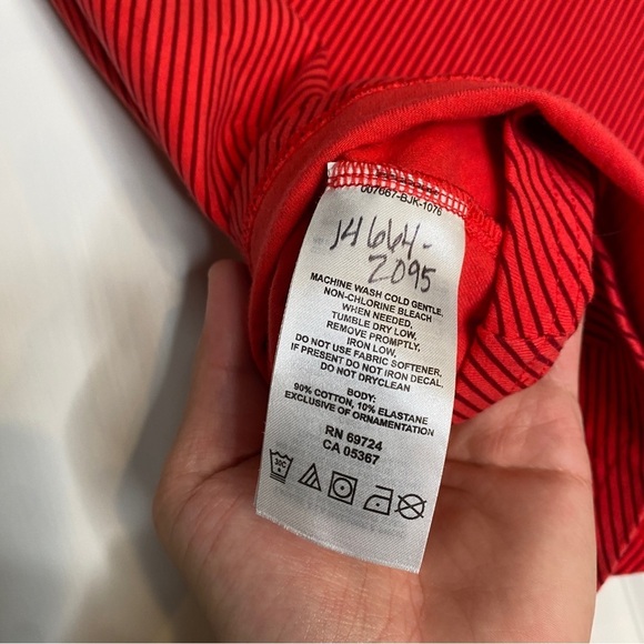 Mountain Hardwear Striped Sporty Outdoor Skirt Size Medium Red Eggplant Colorway - Picture 6 of 8